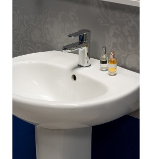 Lavabo monotrou blanc Rak avec socle en céramique Karla 65x51 cm