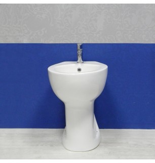 Bidet sur pied senior - Confort pour les personnes âgées et handicapées | BuyBath