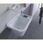 Barre murale en polypropylène blanc avec porte-savon 50x34x21 cm Barre murale en polypropylène blanc avec porte-savon 50x34x21 cm